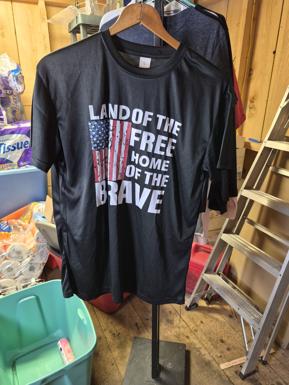 Men's Black 'Land of the Free' Graphic Short Sleeve Tee Bin 61